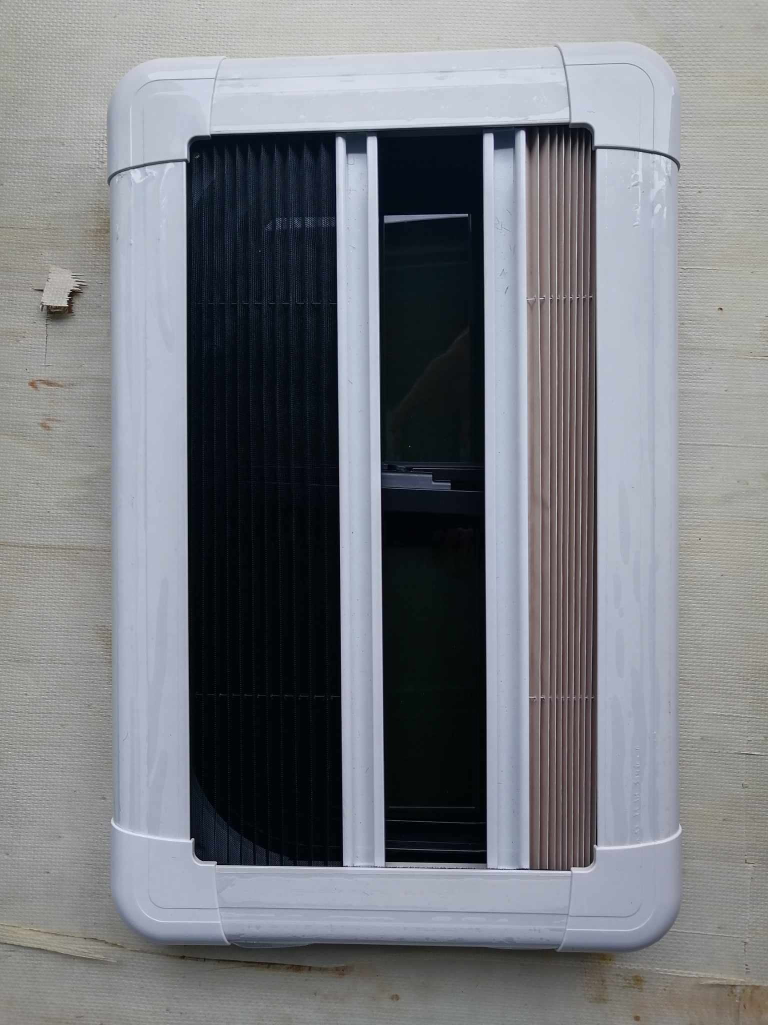 Sliding Window - RV, Caravan, Horse Truck, Caravan tinted window 500 x 300