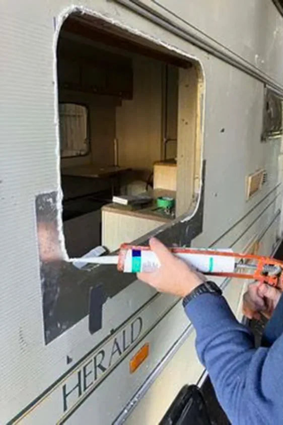 550 x 900 RV / Caravan / Van / Horse truck Windows