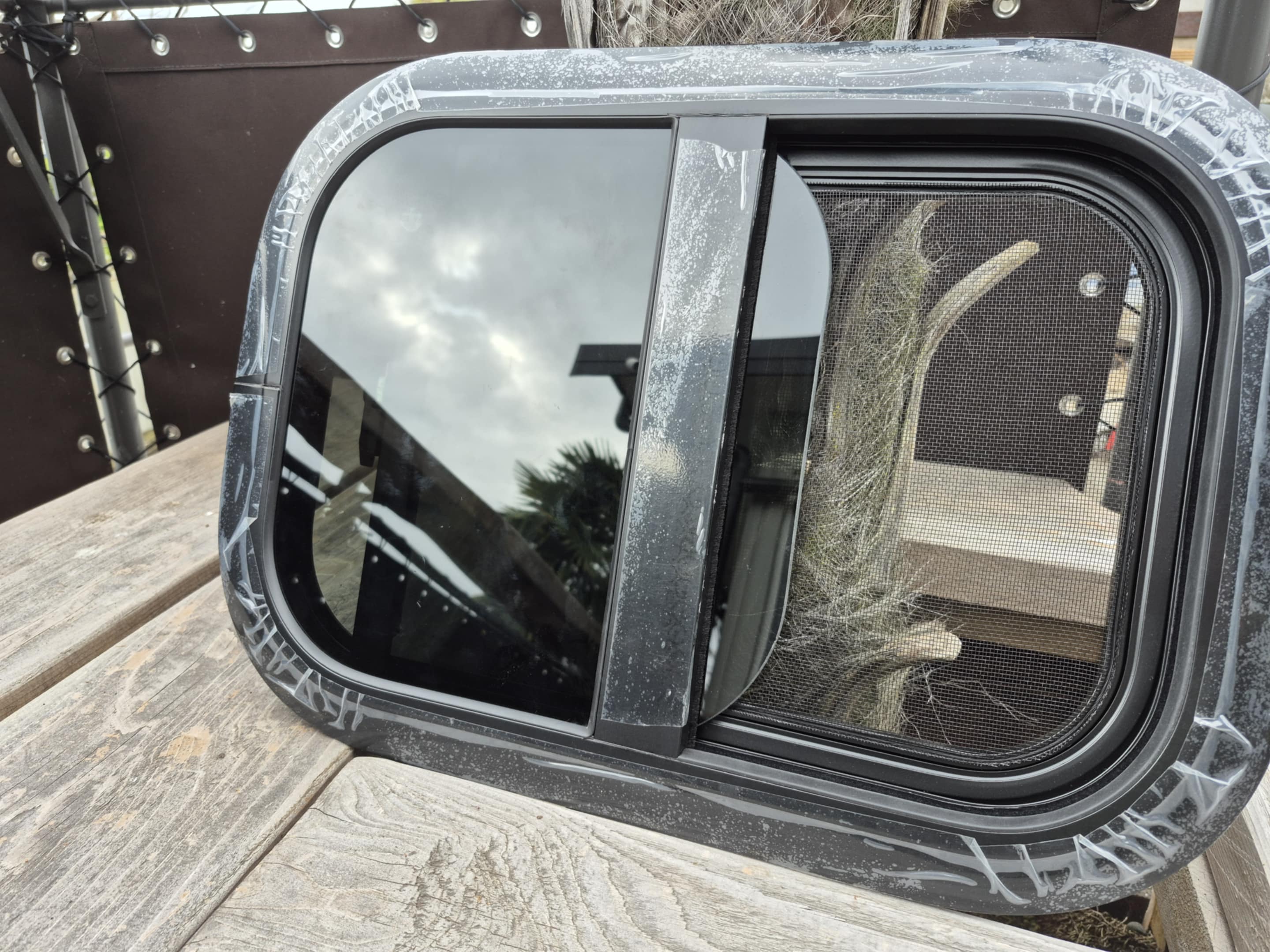 350 x 500 Tinted Sliding Glass Horsefloat / Horsetruck Window with integrated insect mesh
