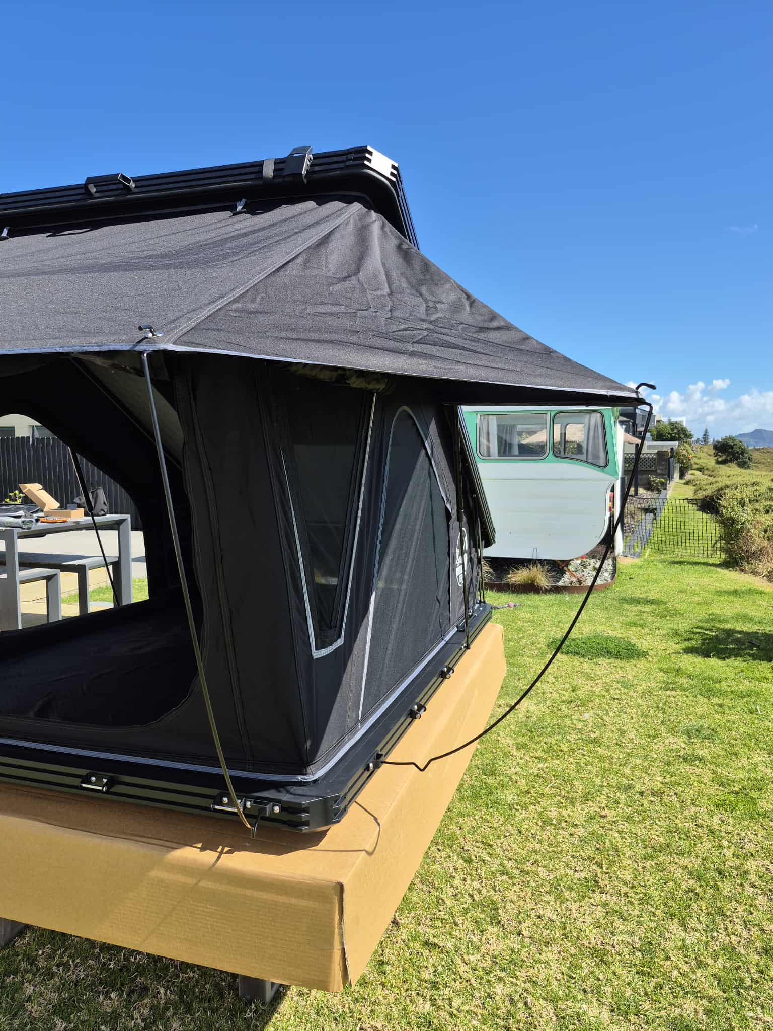 Rooftop tent - X Hinge